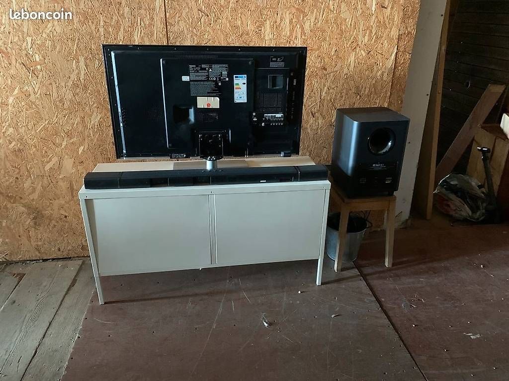 Home cinéma: JBL Bar 5.1 + caisson de basses – D'occasion à Coppet par jau_b95v