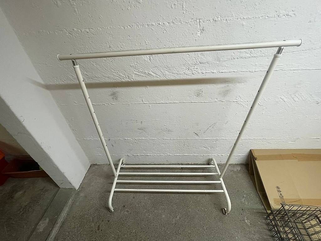 Ikea Guardaroba: Ikea Kleiderständer RIGGA, weiss – Usato da Zürich venduto da nanniba 2