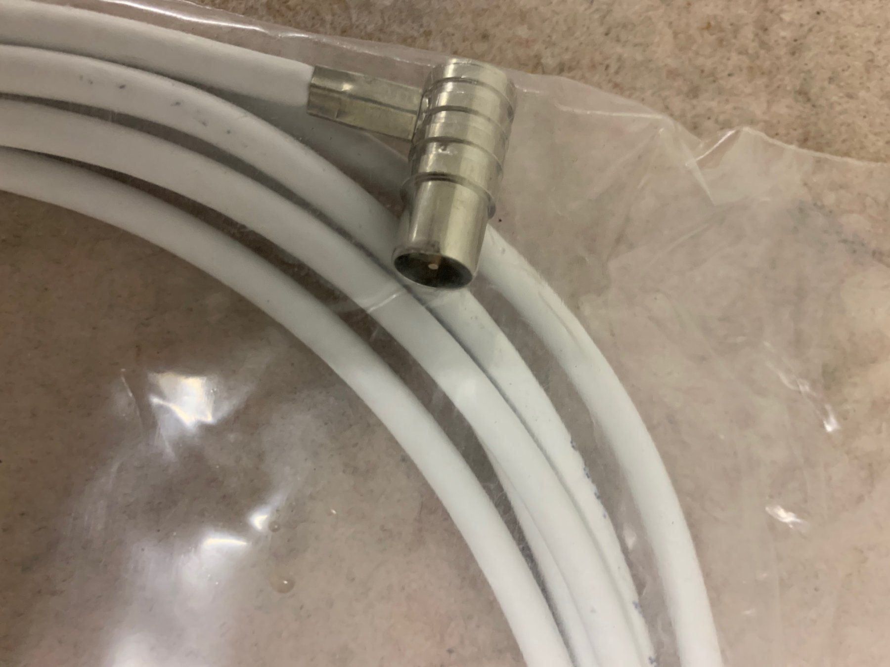 Cavi: Anschlusskabel 3m TV Media Box / Kabel – Nuovo e nell'imballaggio originale da Erlenbach ZH venduto da Ritschly 1