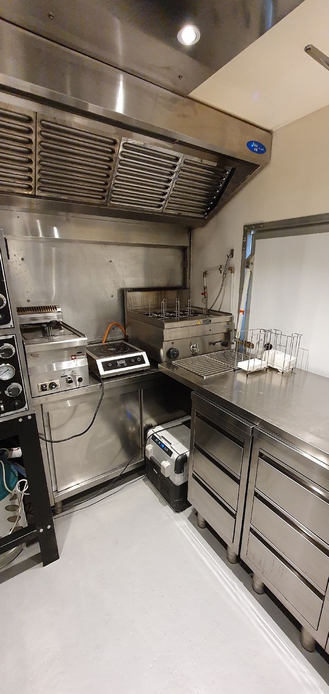 Man Veicoli commerciali: Food Truck – Usato da Liesberg Dorf venduto da guarrera.n 8