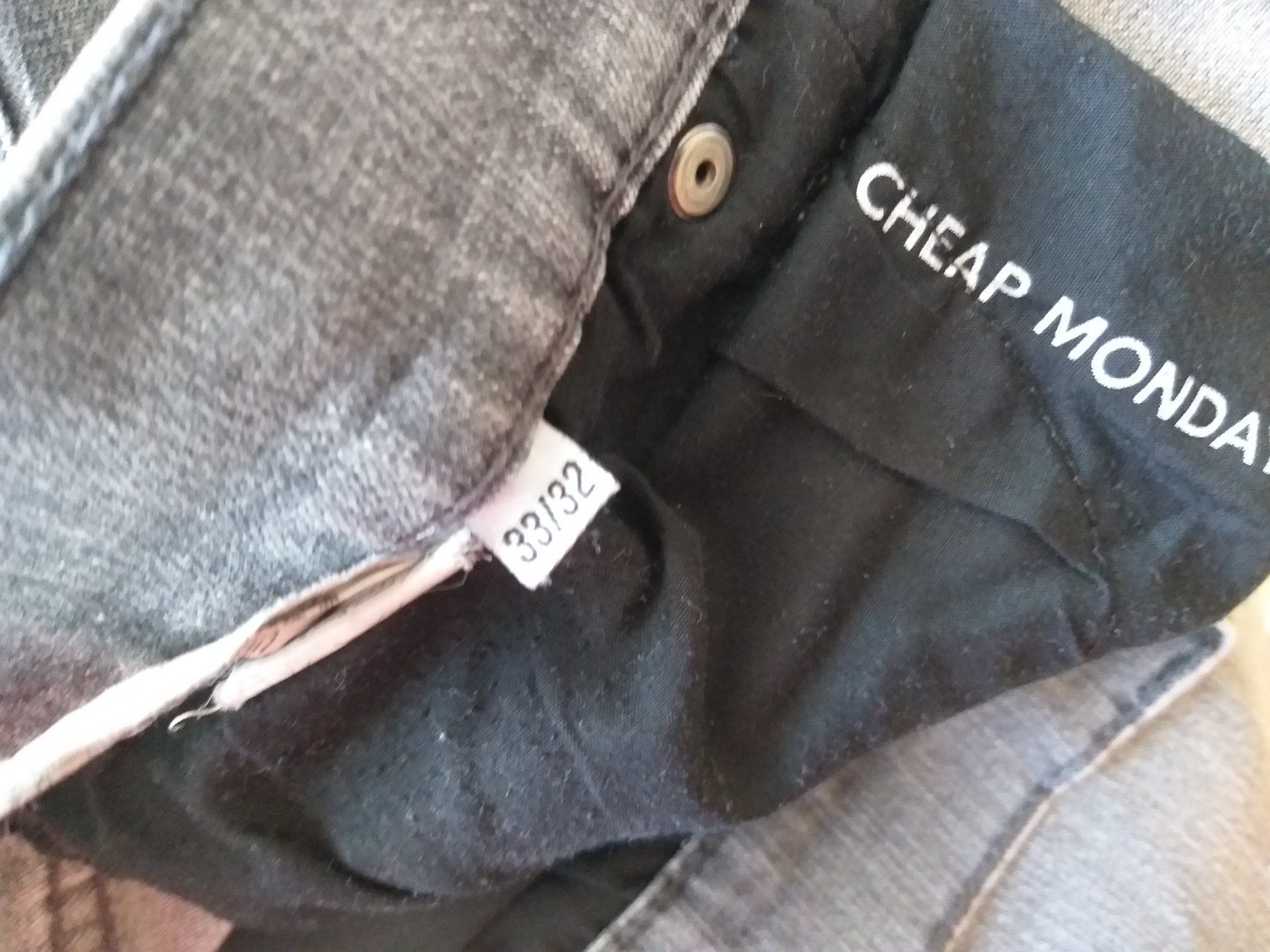 Jeans: CHEAP MONDAY  Jeans  Taille / Grosse W 33 L 32..... – Gebraucht aus Cossonay-ville von Super-Price-Quality 6
