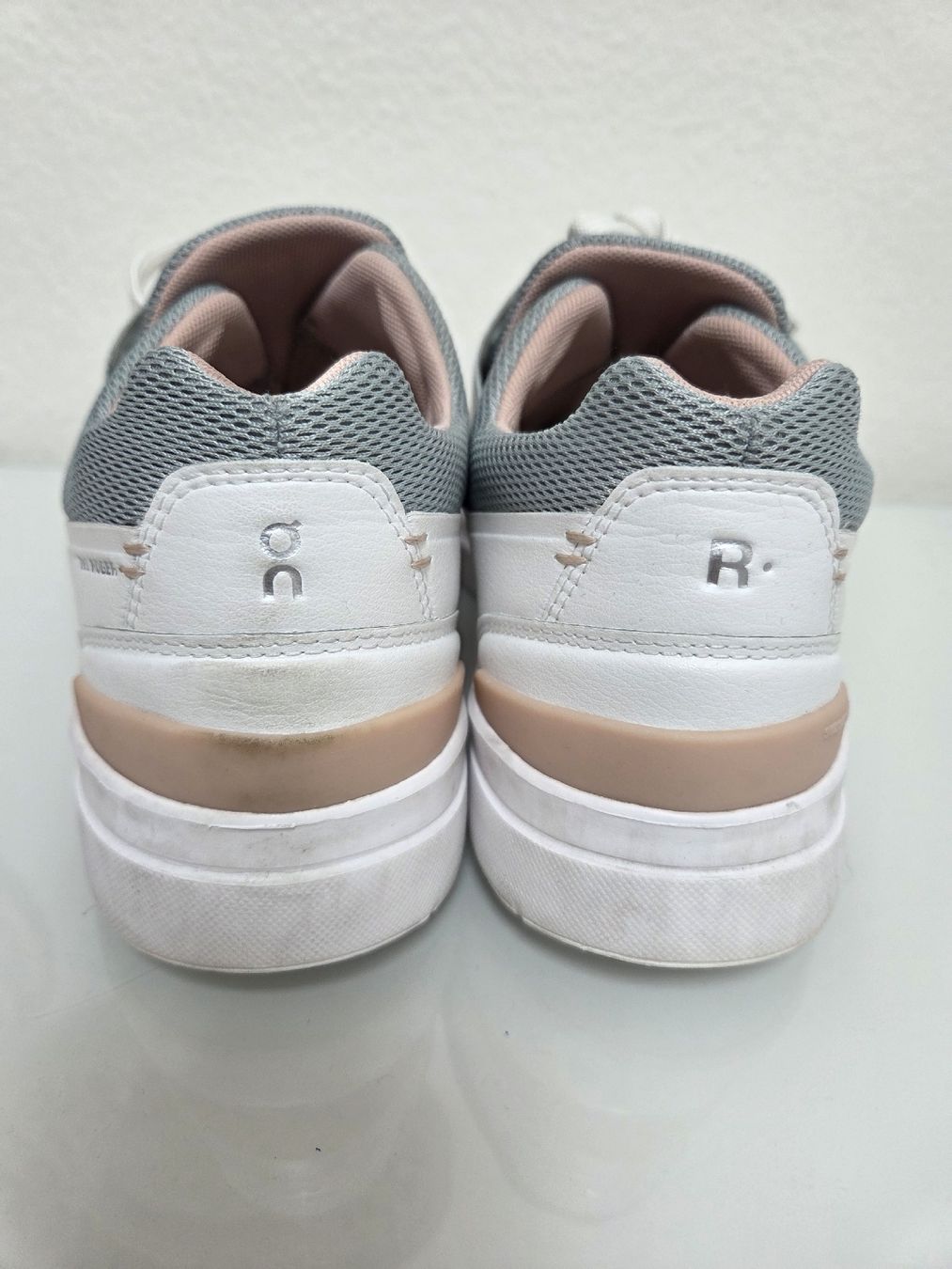 On Scarpe da donna: ON The Roger Gr.40.5 – Usato da Embrach venduto da Musti20 4