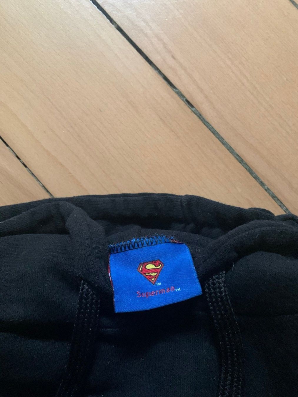 Pulls & Sweat-shirts: Superman Hoodie Pullover schwarz - S – D'occasion à Zürich par Diazaio 2