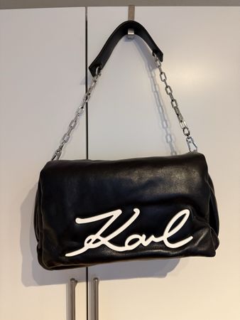 Tasche Karl Lagerfeld schwarz Leder mit Schriftzug