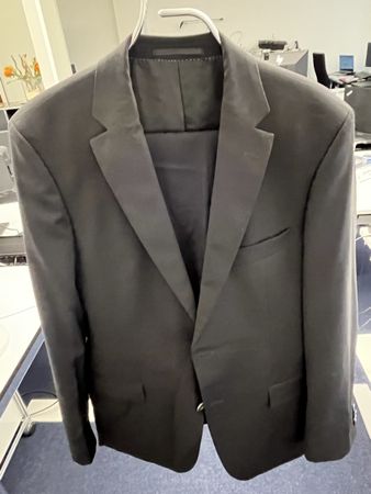 Hugo Boss Anzug schwarz ab CHF 1.00