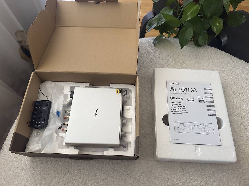 Amplificateurs: TEAC AI-101DA Vollverstärker mit USB-DAC & Bluetooth – D'occasion à Horgen par corvomotorsports
