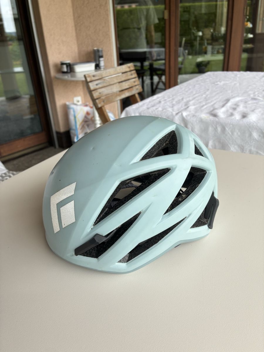 Black Diamond Helme: Black Diamond Kletterhelm – Gebraucht aus Kastanienbaum von Hannibal123