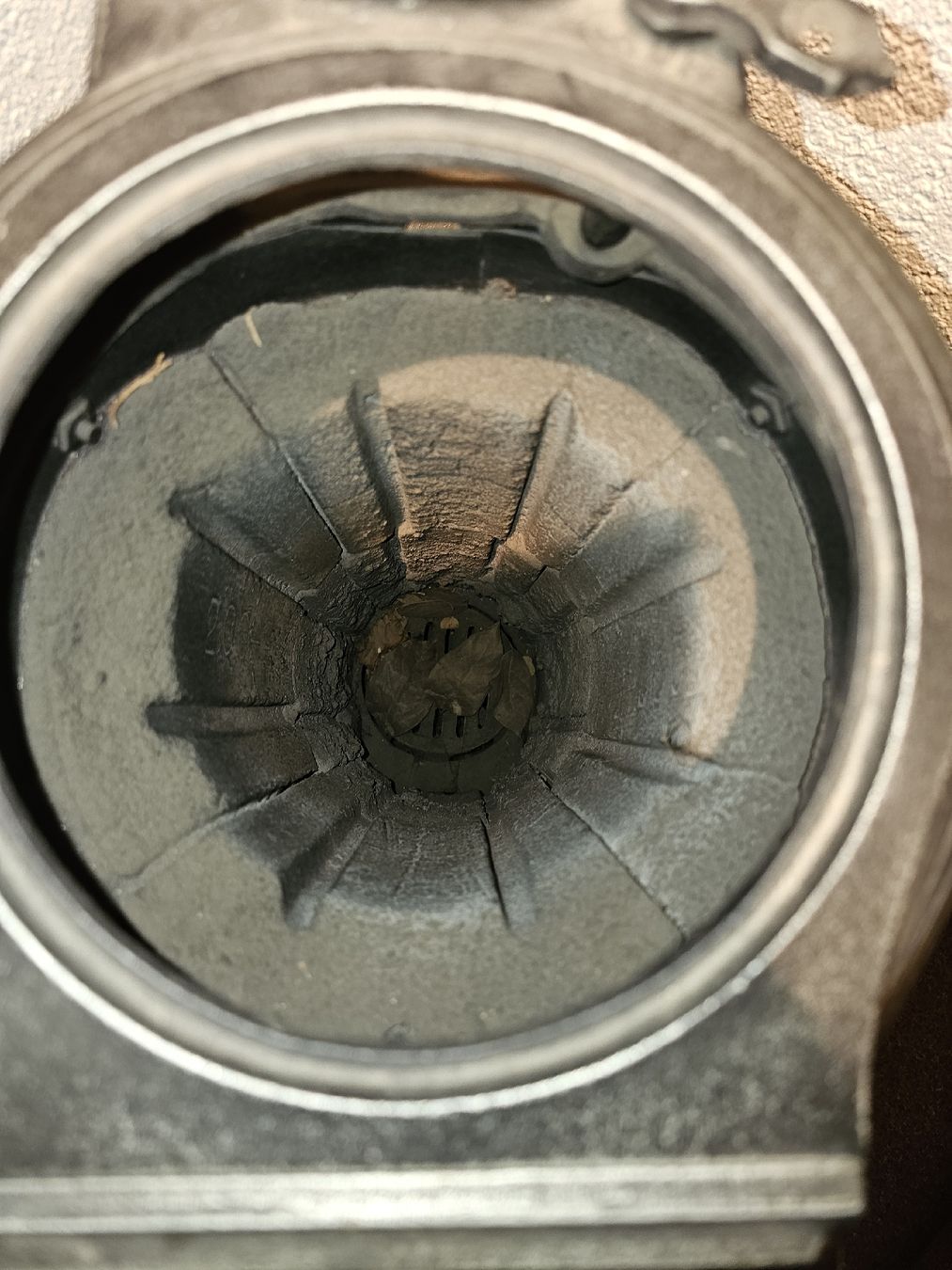 Autres meubles anciens: Sägemehl-/Kanonenofen – D'occasion à Meisterschwanden par Hummer21 2