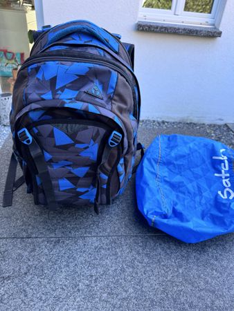 Satch Rucksack blue triangle mit Regenschutz 