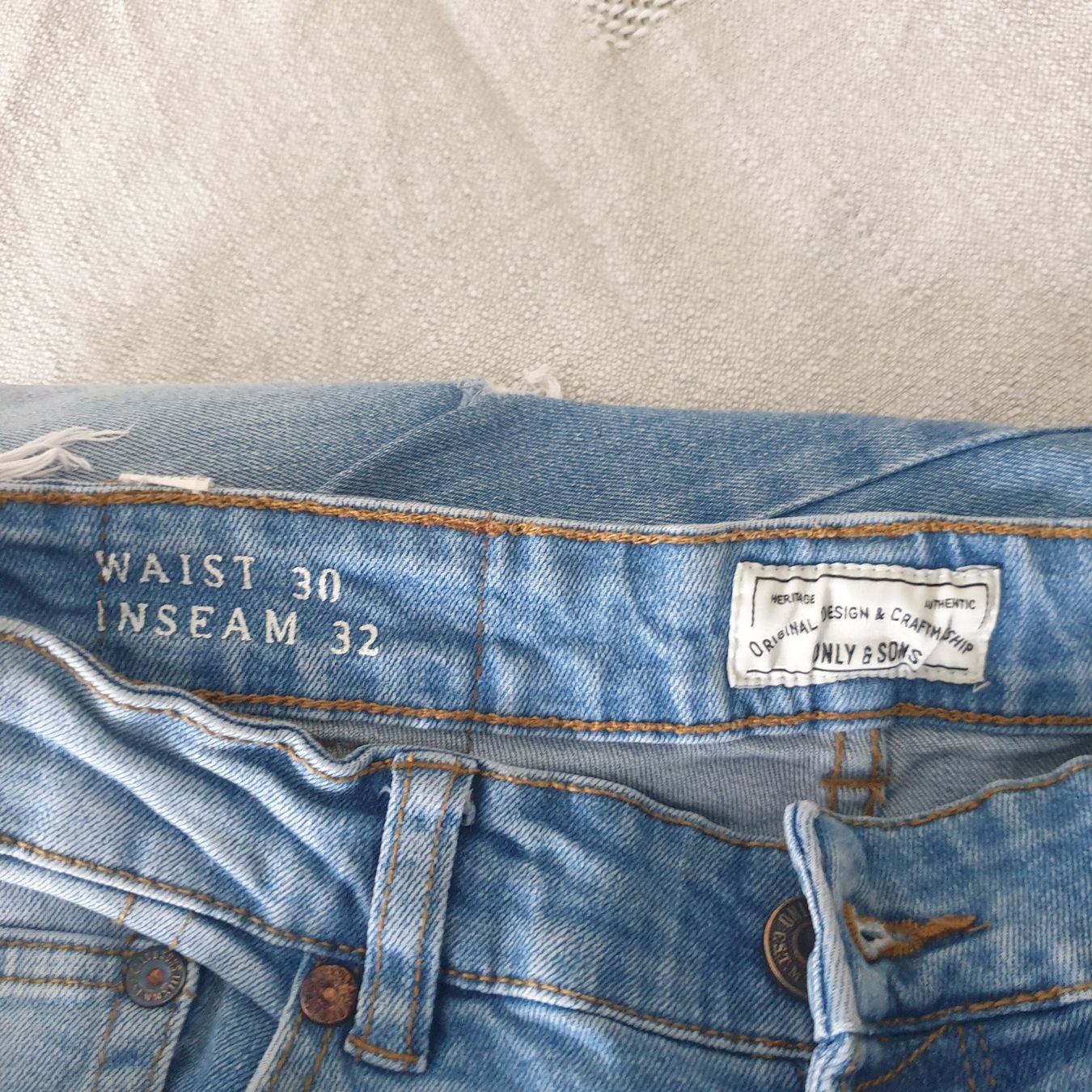 Only Jeans: Only & Sons Jeans, hellblau, destroyed Look, Gr. 30/32 – Usato da Malters venduto da burzi 2