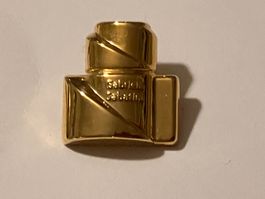 1 Pin Parfum Gabriela Sabatini