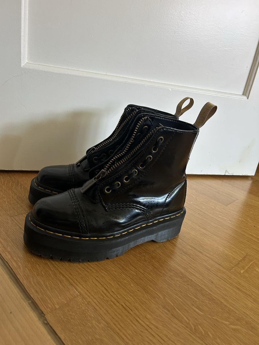 Dr. Martens Scarpe da donna: Doc Martin Stiefel mit Absatz und Reisverschluss – Usato da Zürich venduto da fabuulois 3