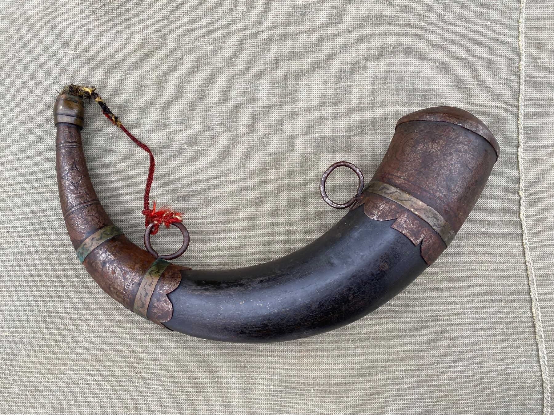 Bottiglie: seltenes antikes Pulverhorn – Usato da Feldbach venduto da Fea1