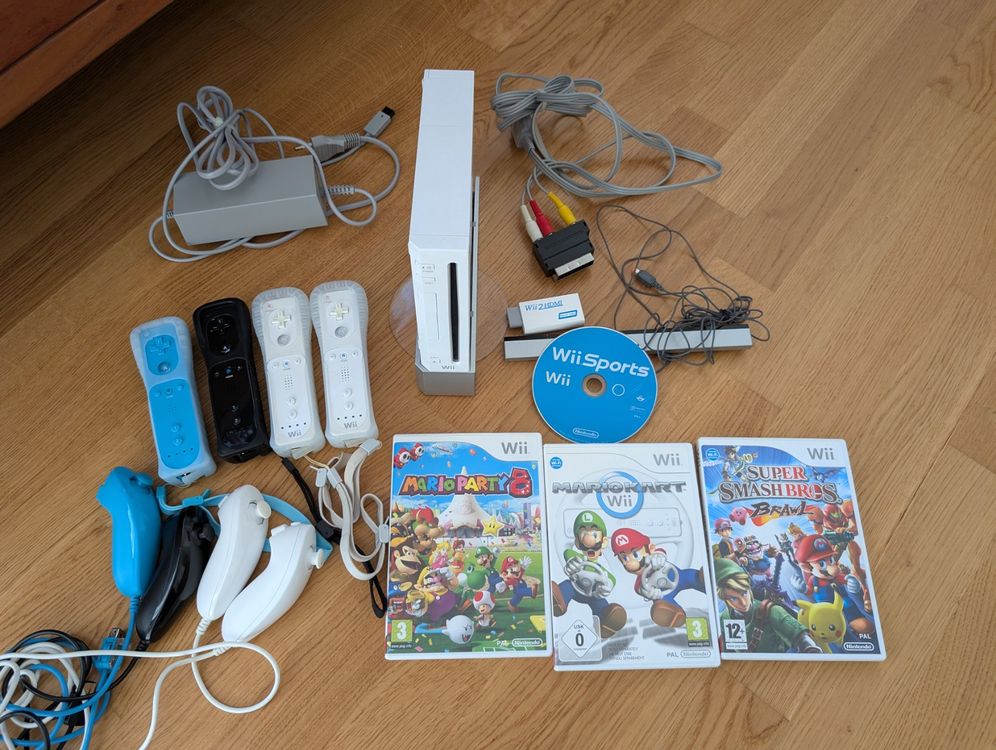 Nintendo Wii Konsole mit 4 Spielen und Zubehör 1