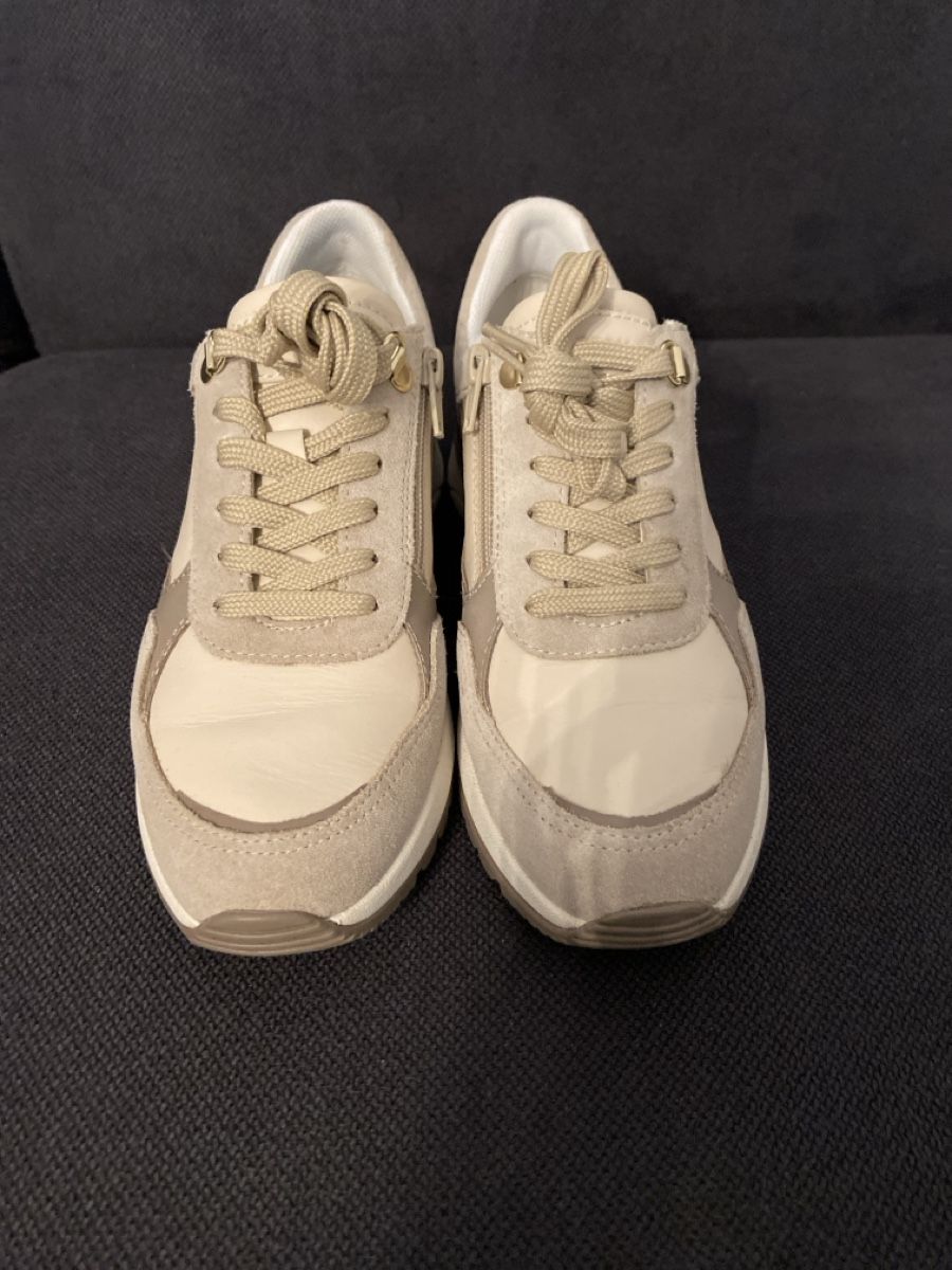 Geox Damenschuhe: Baskets tendance beiges, parfaites pour l'automne. – Gebraucht aus Plan-les-Ouates von lim_7vq9 4
