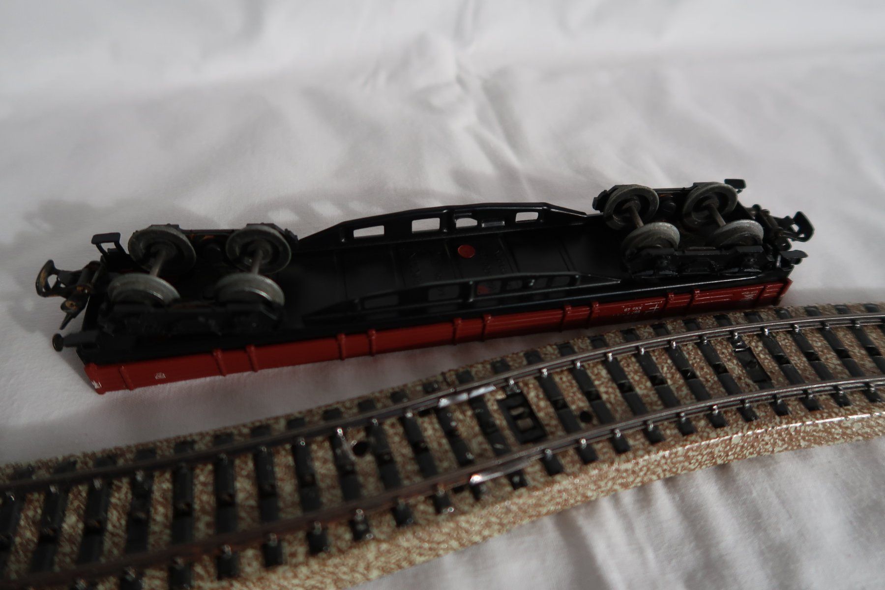 Märklin Modellini di ferrovie: offener Niederbordwagen 4437 – Usato da Hurden venduto da Barth23 3