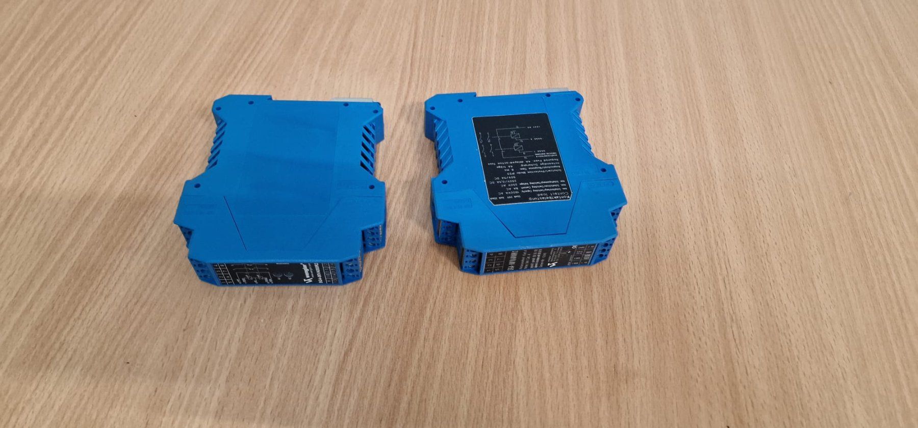 Componenti elettronici: 2x Wenglor Sicherheitsrelais SG4-00VA000R2 – Usato da Chur venduto da shop.chur 5