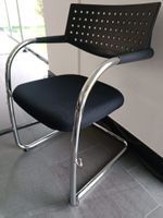 Vitra Visavis Freischwinger, Reihenverbinder, Schwarz/Chrom