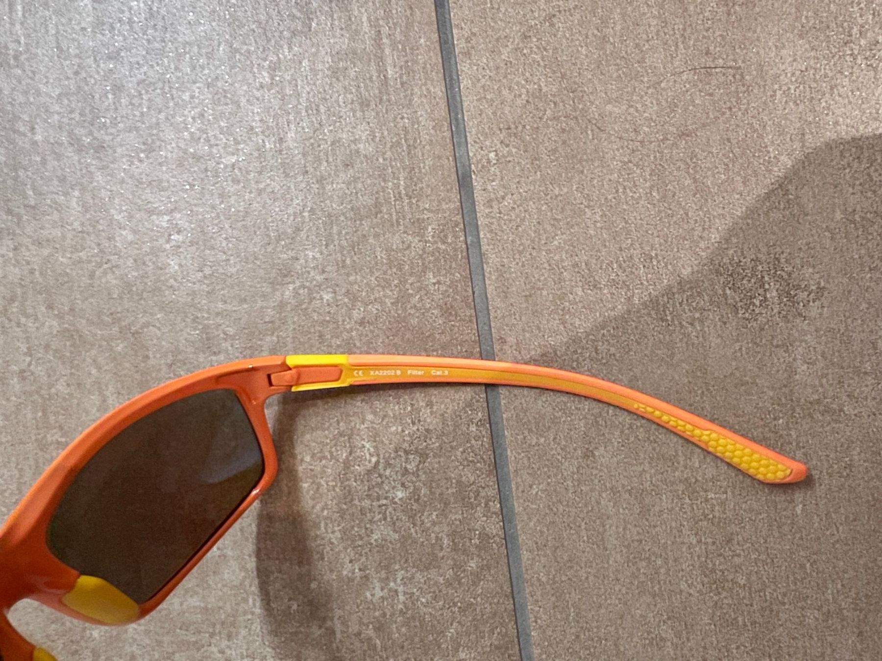 Occhiali & Lenti: Beach Mountain Sonnenbrille Orange – Usato da Merenschwand venduto da Andyw8 2