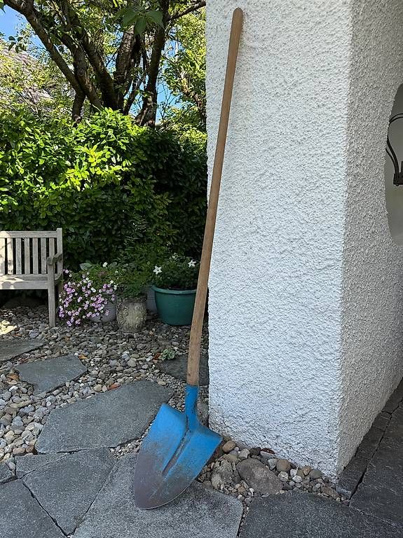 Tous les outils: Schwanenhals Schaufel mit Stiel – D'occasion à Zürich par Ro80 1