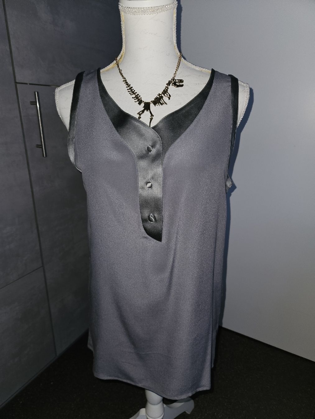Blusen: Madame de Saint Gil Bluse Seide Grau Grösse 38 – Neu (gemäss Beschreibung) aus Anwil von tamoos