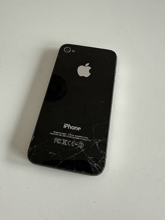 Handys / Smartphones: iPhone 4  – Gebraucht aus Basel von bln_p758 2