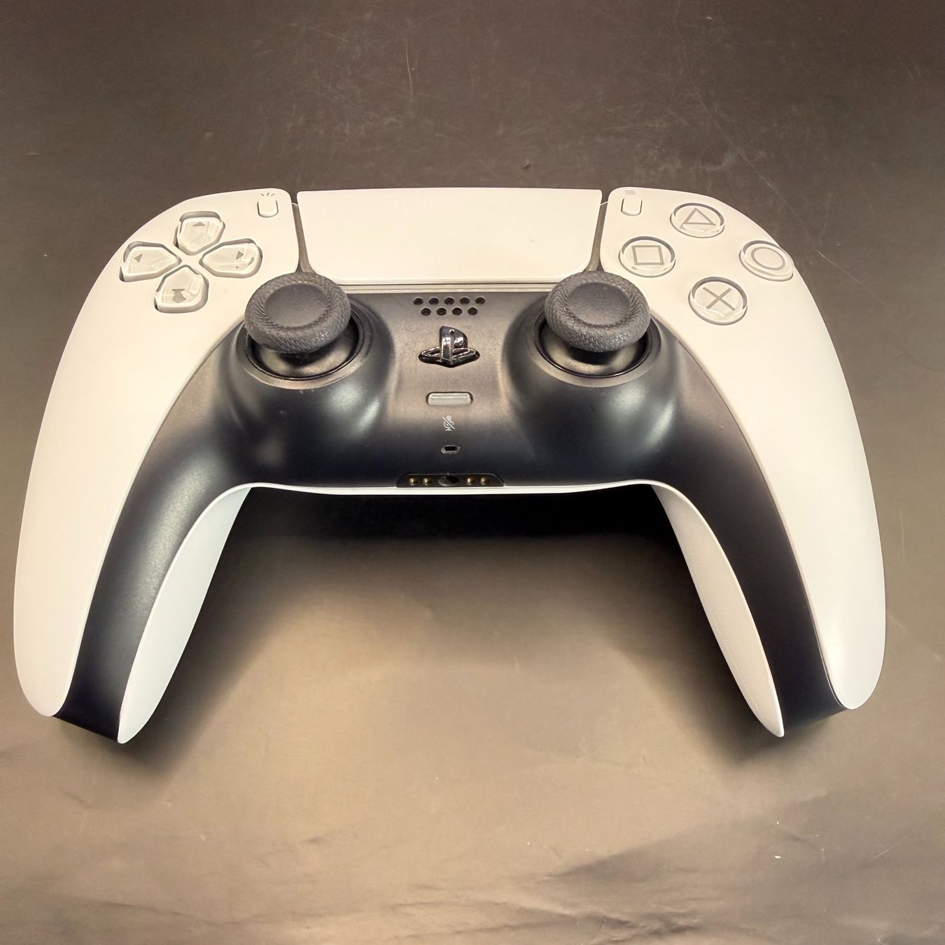 Sony Controller: PlayStation 5 DualSense Controller Weiss/Schwarz – Usato da Düdingen venduto da Nerdworld 1
