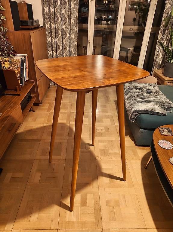 Set di tavolo e panche: Table + Chaises hautes – Usato da Genève venduto da valentin.dupanloup 5