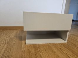 Schwebender Nachttisch 