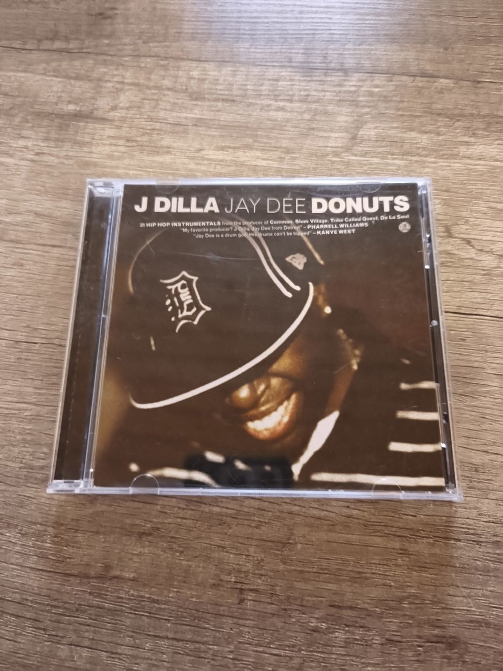 CD: J Dilla - Donuts – Usato da Kandersteg venduto da digginblackpearlz