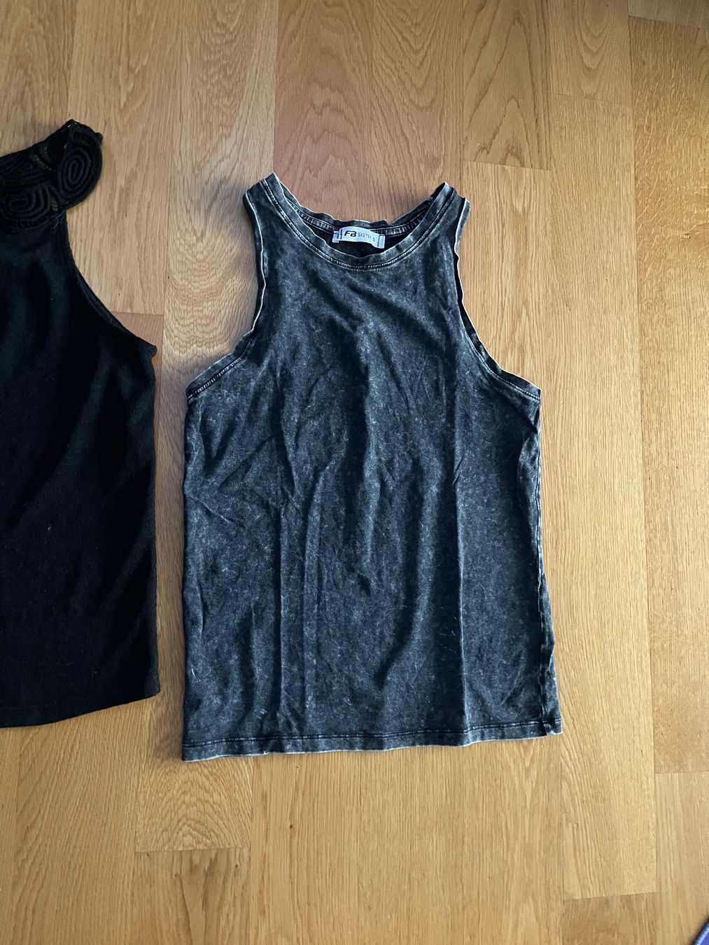 Tops: 2 schöne Tops, Grösse S – D'occasion à Zürich par MariaSusanne 4