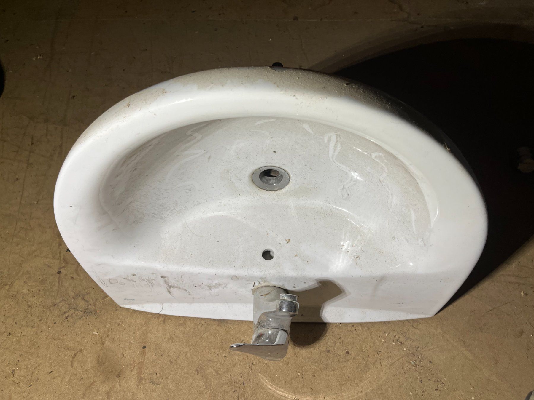 Lavabi & lavandini: Lavabo Porzellan – Usato da Marbach LU venduto da chruetaer
