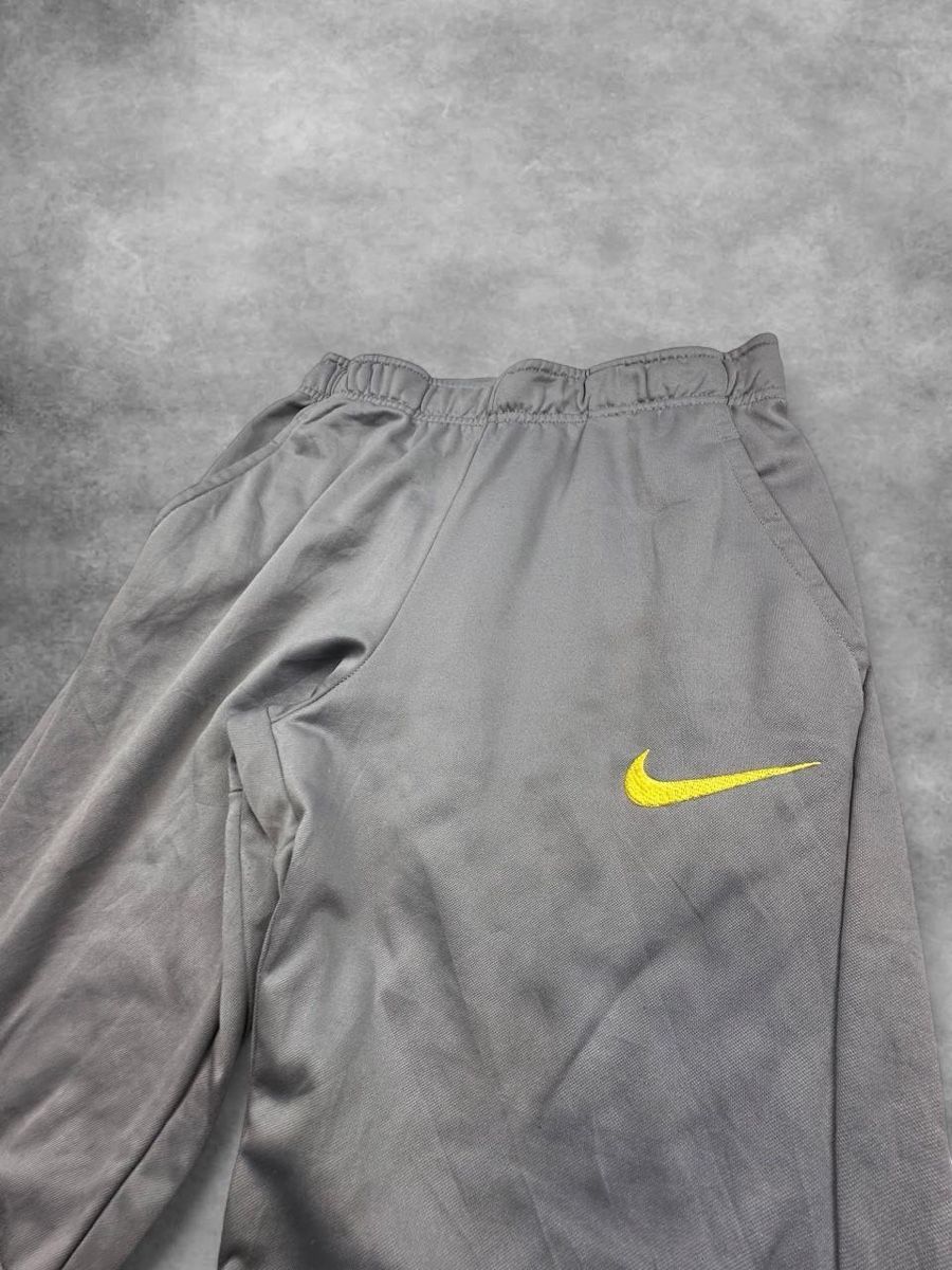 Nike Pantaloni: Nike joggers – Usato da Erlinsbach SO venduto da TogaResell 1