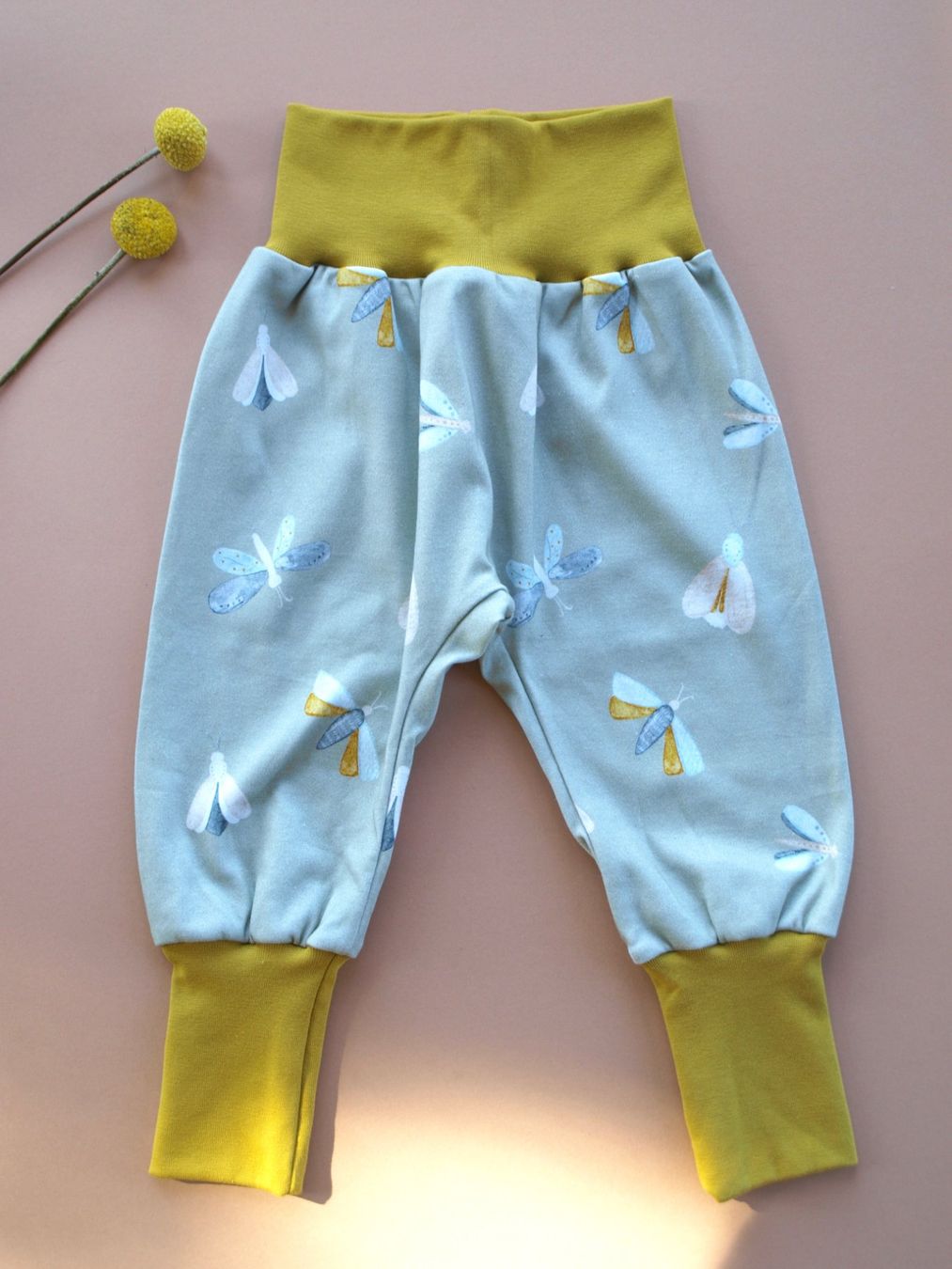 Pantaloni: Pumphose aus Bio Interlock Gr. 86/92 – Nuovo e nell'imballaggio originale da Dornach venduto da Zimtundzucker