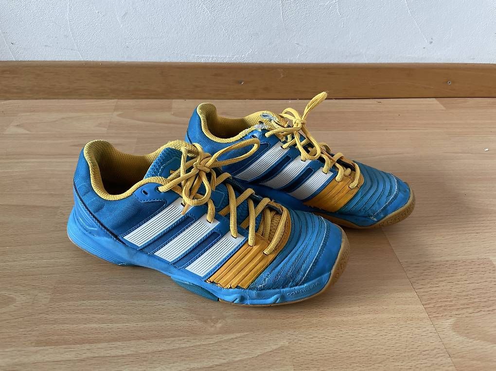 Herrenschuhe: Hallenturnschuhe Gr.39.5 Adidas – Gebraucht aus Oberburg von Sina.B 2