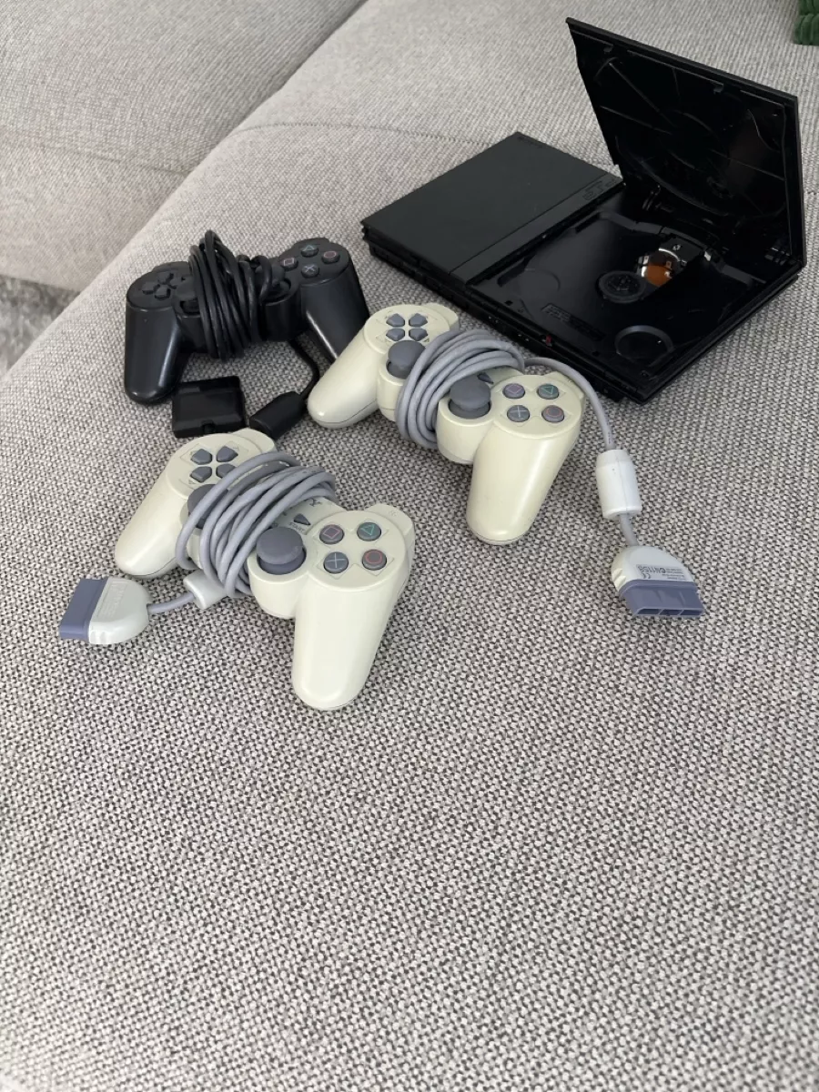 Sony Console: Playstation 2 Slim – Usato da Zürich venduto da regge-jo 2
