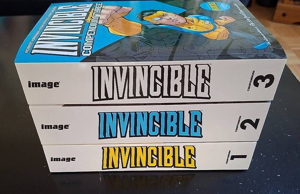 Fumetti: Invincible Compendium 1-3 – Usato da Flumenthal venduto da lev_t2xb 1