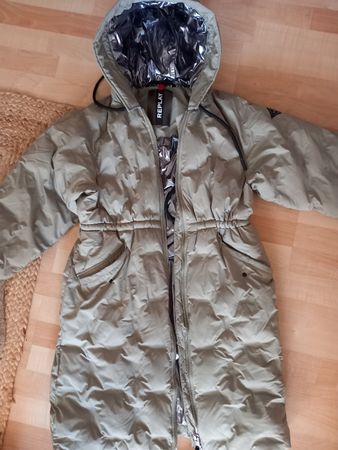 Toller Wintermantel v. Replay, Gr. S