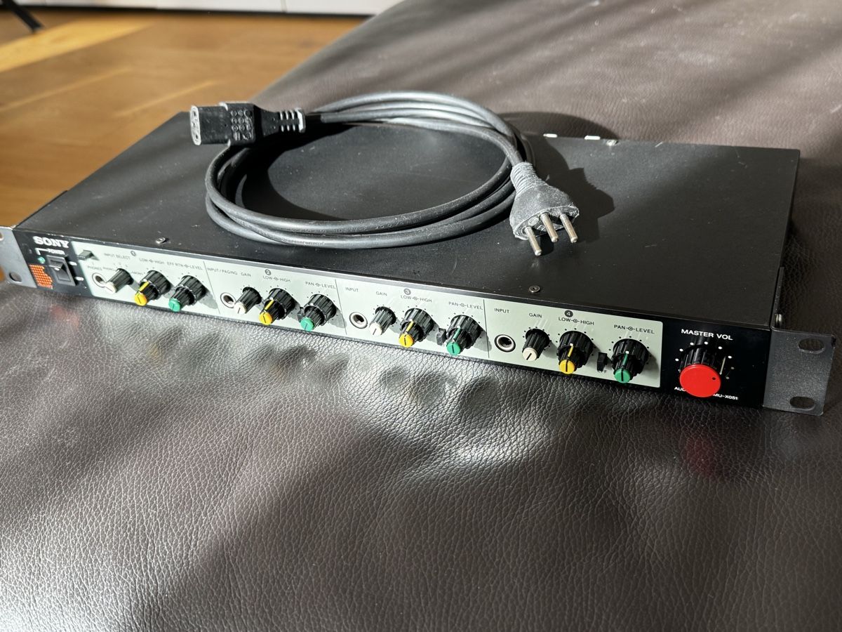 Sony Console di mixaggio: Sony MU-X051 Audio Mixer – Usato da Zürich venduto da 1cut2