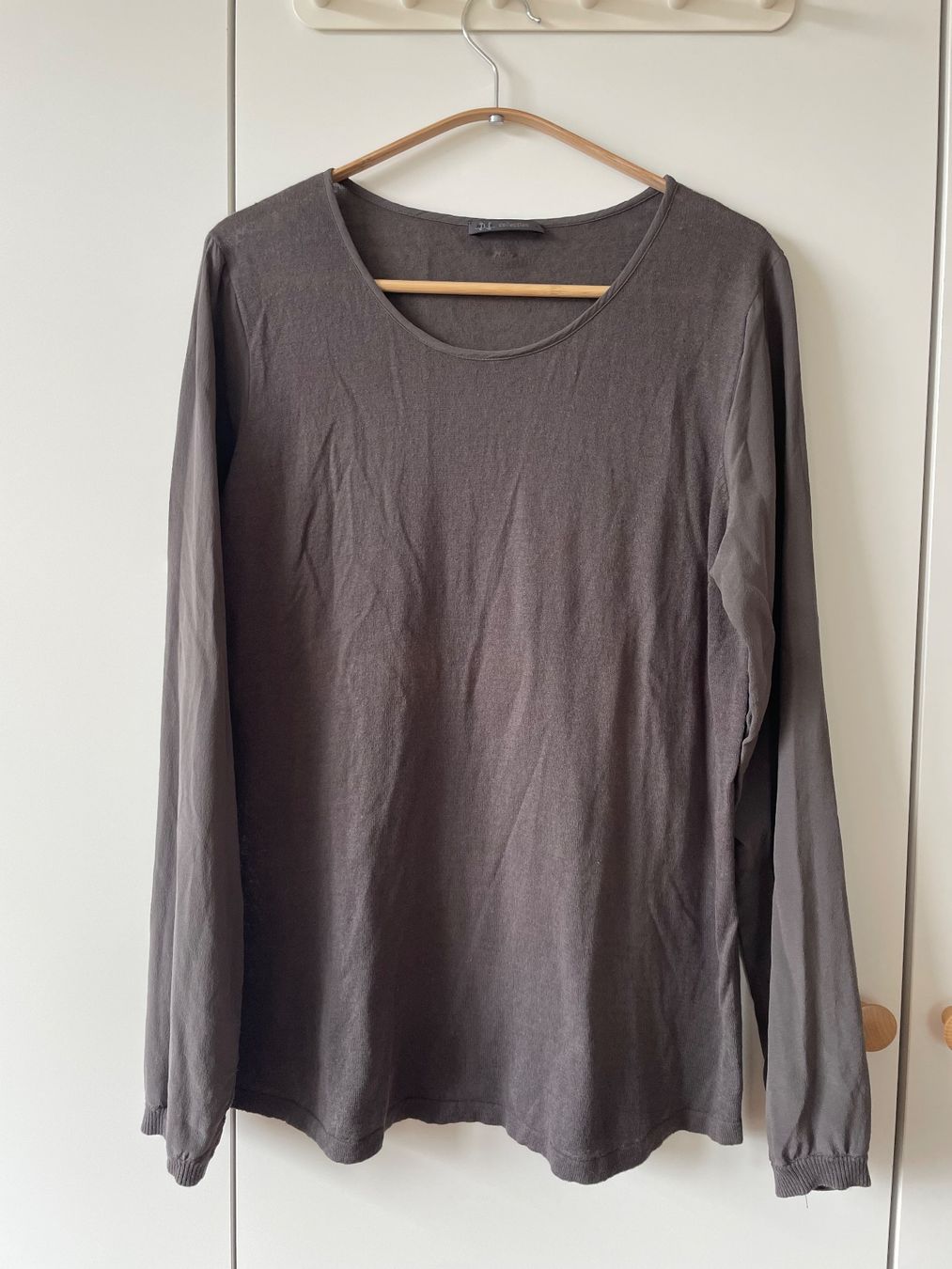 Nile Pullover & Sweatshirts: NILE Collection Hybrid-Oberteil / Feinstrick-Pullover grau L – Gebraucht aus Neukirch an der Thur von bee88