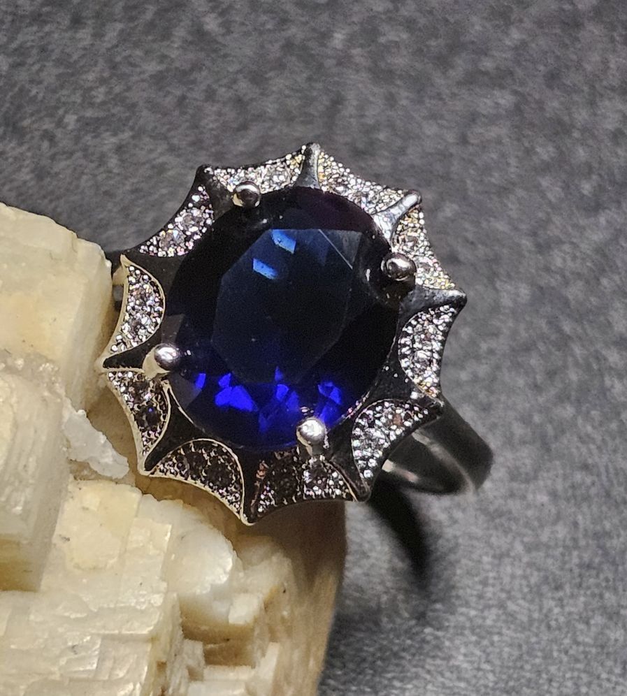 Anelli: Wunderschöner Ring mit Zirkonia, 925 versilbert, Gr. 8 – Nuovo (secondo la descrizione) da Grenchen venduto da maretop 1