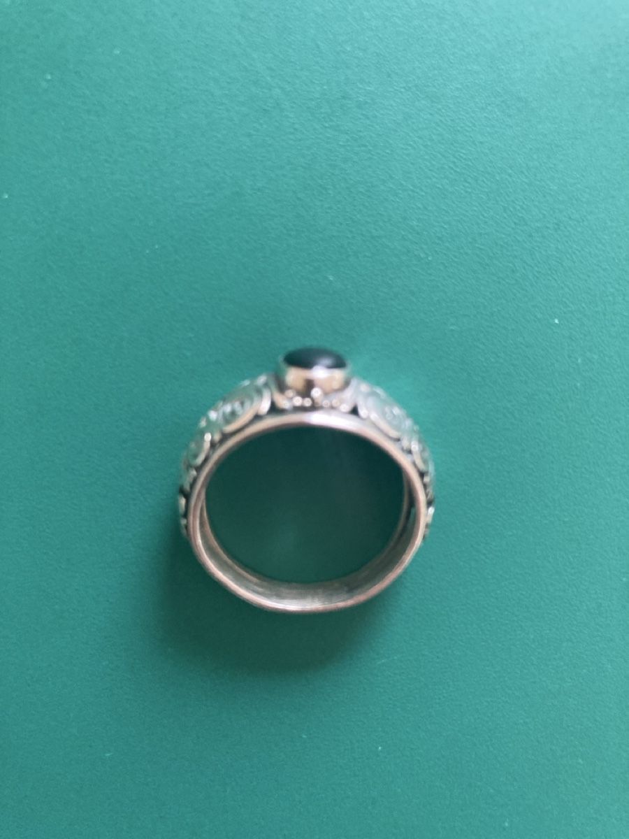Ringe: Silberring mit schwarzem Stein – Gebraucht aus Kirchberg BE von gab_x6wb 1
