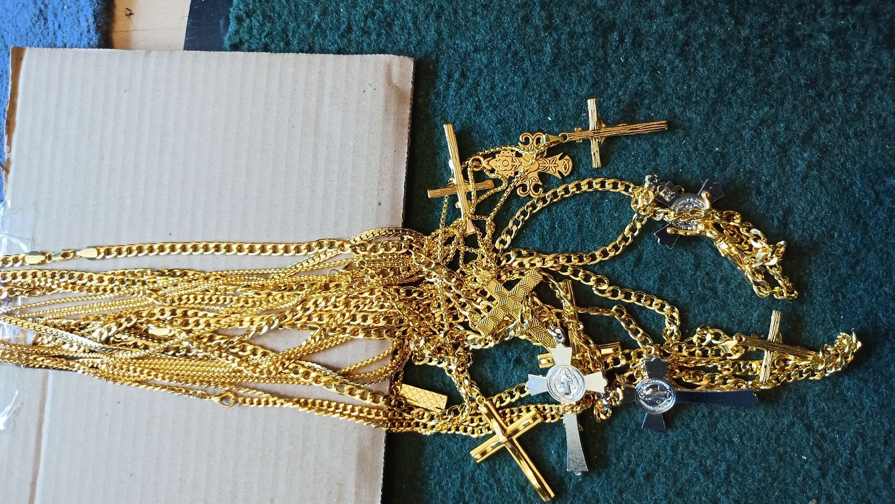 Ciondoli: Schmuck Ketteli mit kreuz – Nuovo (secondo la descrizione) da wila venduto da audi48 4
