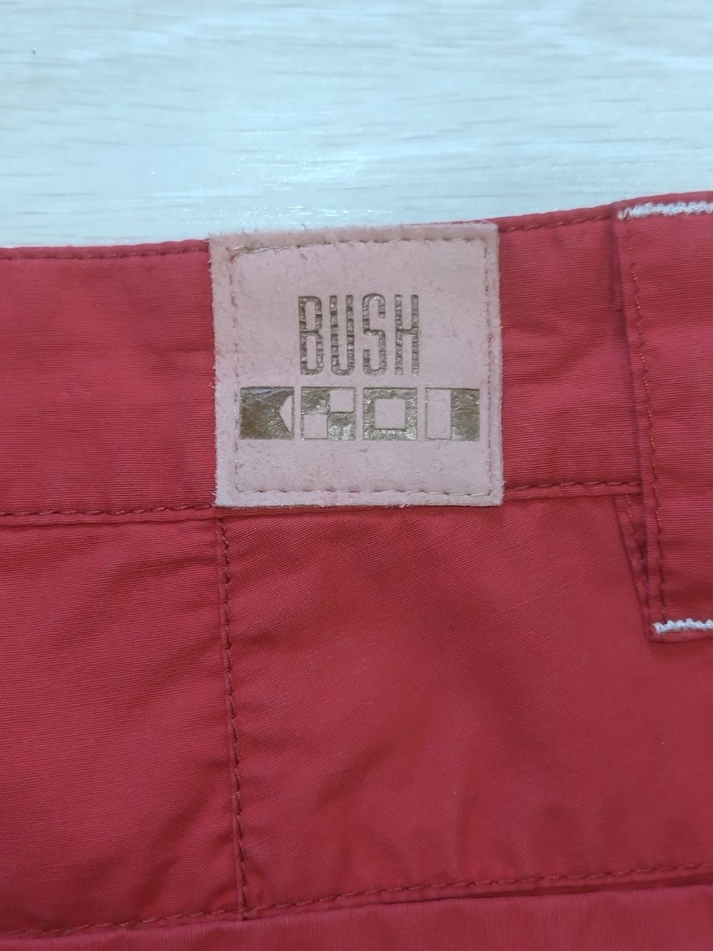 Pantaloni: Short Bush Rouge, Taille 42, TBE - – Usato da Farvagny-le-Grand venduto da LaCaverne 6