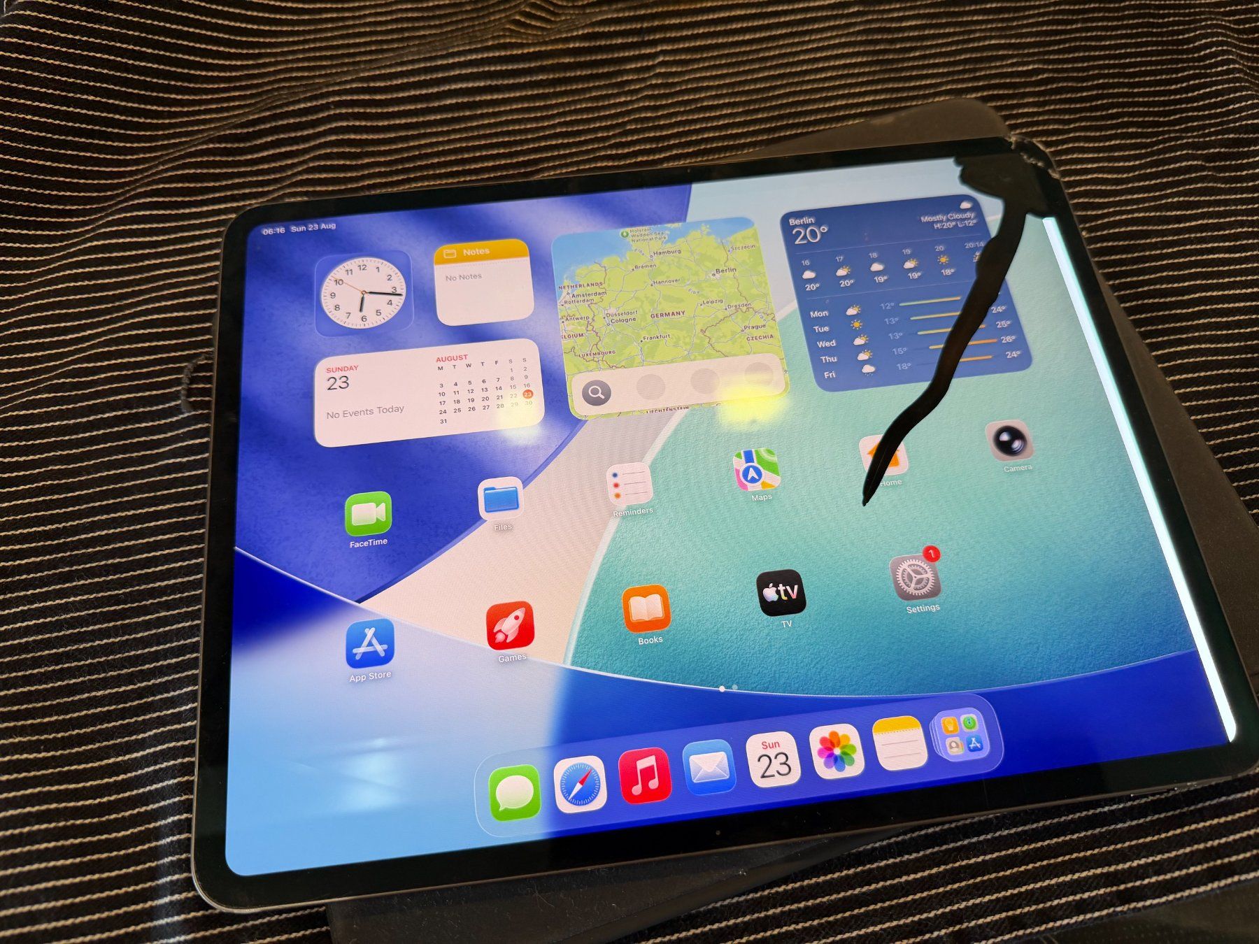 Apple Tablet PC: Apple iPad Pro M4 13" – Usato da Thalwil venduto da LeCh1ffre 3
