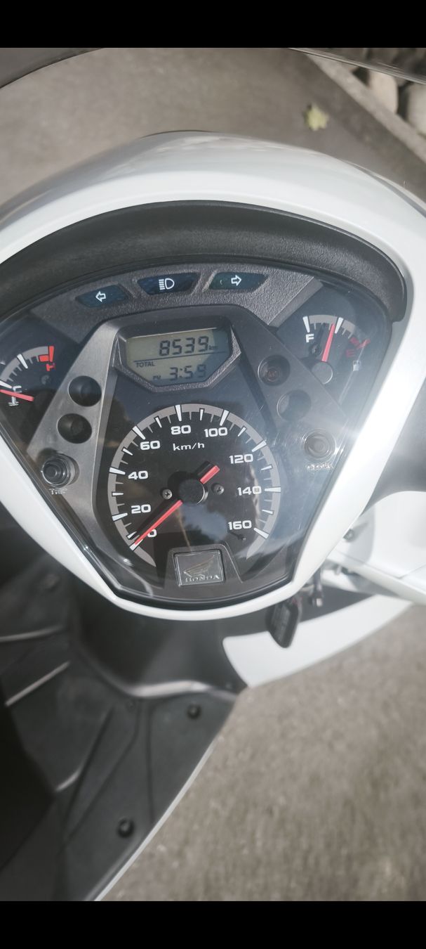 Honda Scooter: Honda SH 125 Top Zustand  – Usato da Wolhusen venduto da Brazzzo 2