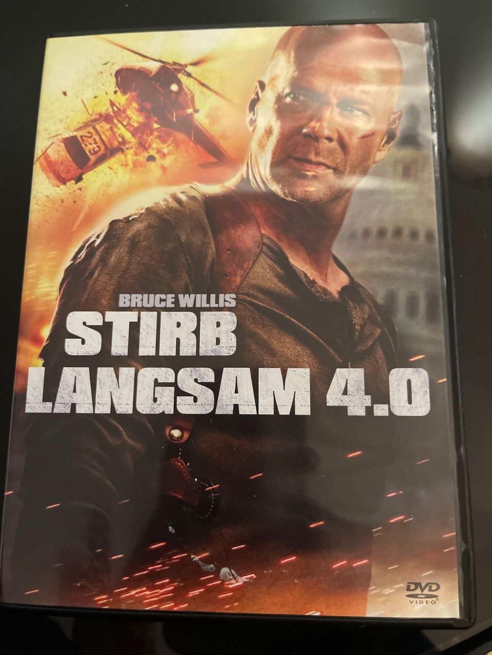 Tutti i DVDs: DVD // Stirb Langsam 4.0 – Usato da Schönenwerd venduto da d.chiara
