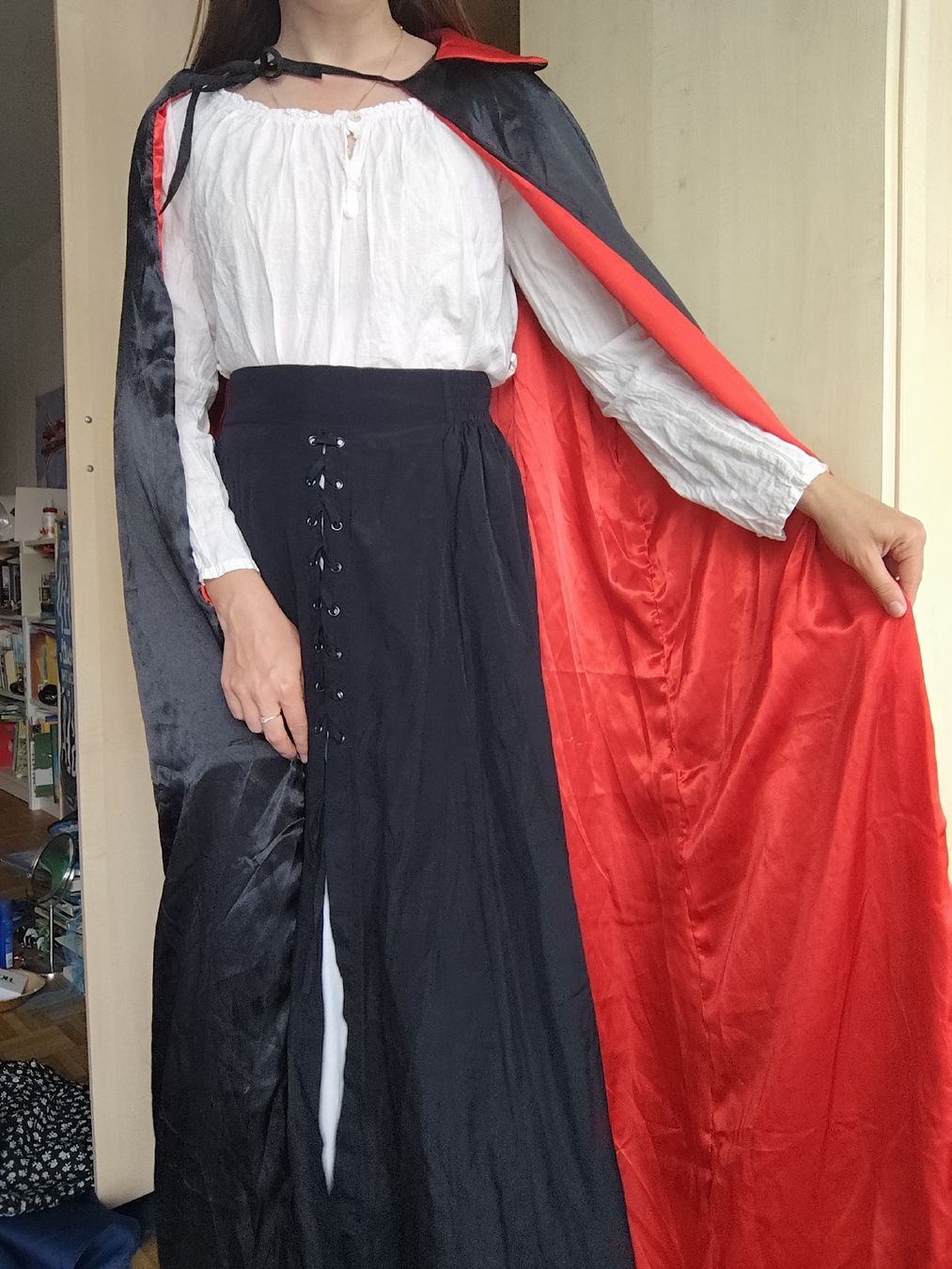 Altro in  Abbigliamento & Accessori: Cosplay Vampire Costume Cape - Halloween – Usato da Mägenwil venduto da VintageGirly 1