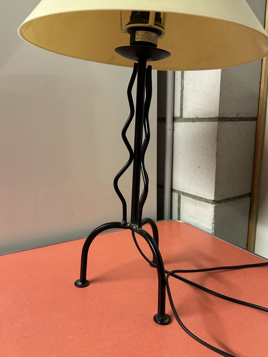 Lampade: Retro Tischlampe mit Kunststoffschirm Jugendstil-Design – Usato da Lanzenhäusern venduto da vic63 2
