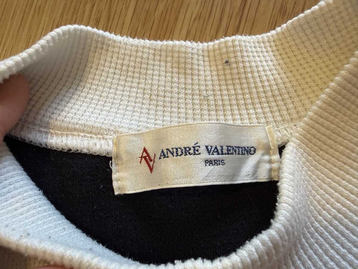 Maglioni & Felpe: Valentino Pullover mit Teddy-Applikation - Grösse M – Usato da Oberhofen Thun'see venduto da ClaudiaKelesh 1
